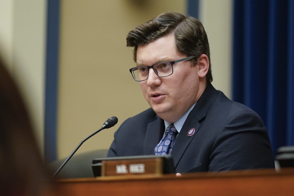 Republican’s unexpected move sparks a competitive race in a contested House district