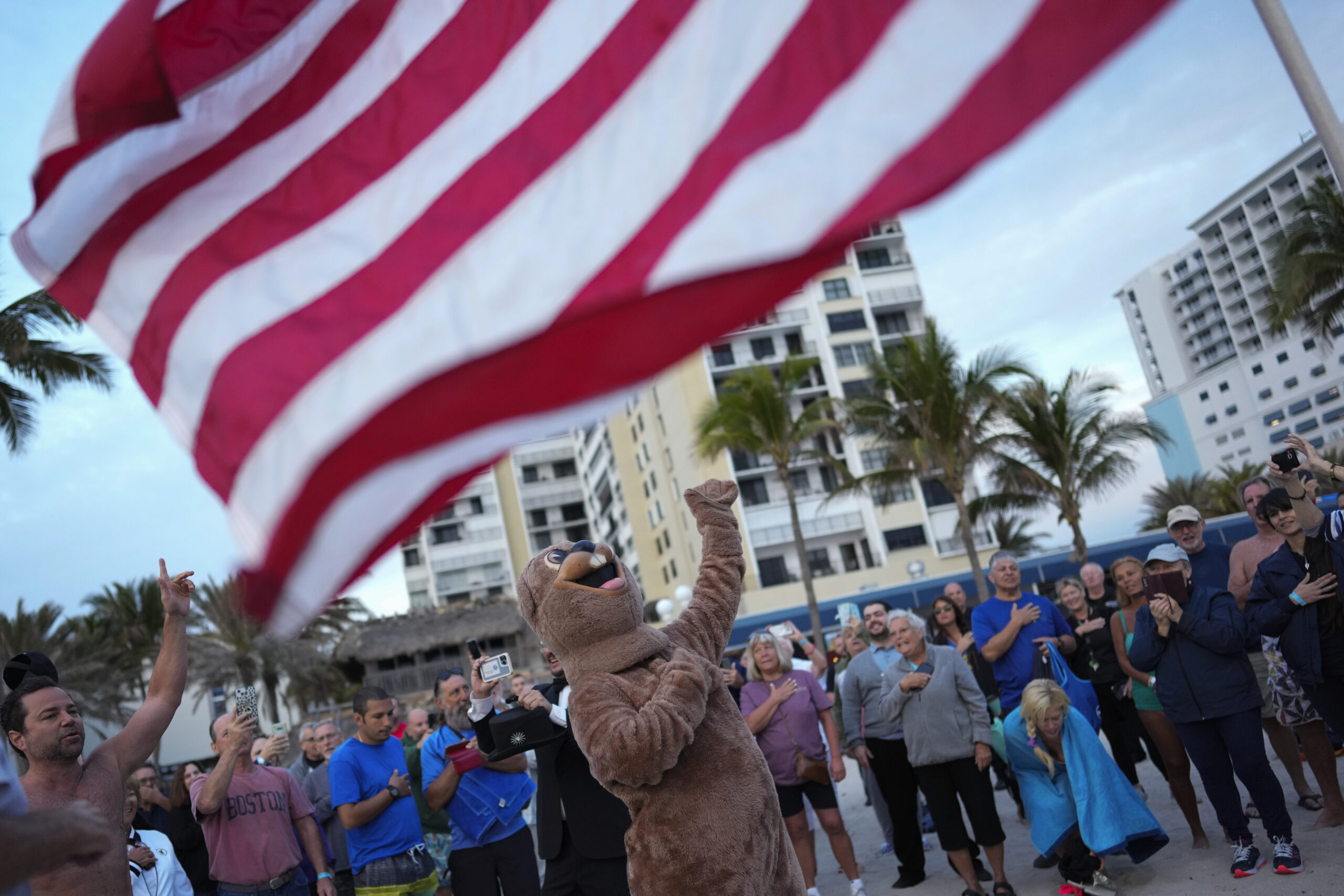 NextImg:DeSantis celebrates record-breaking year as tourists flock to Florida - Washington Examiner