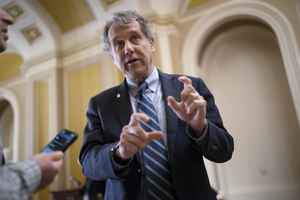 NextImg:Vulnerable Democrat Sherrod Brown joining bipartisan group in Congress to kill Biden EV plan - Washington Examiner