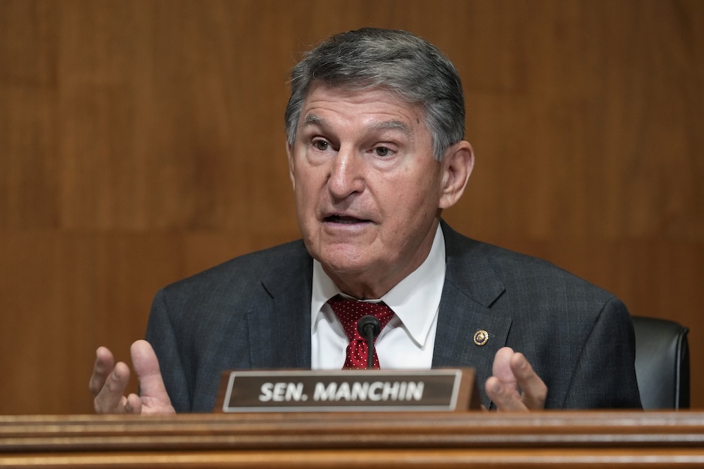 Manchin acknowledges Trump’s potential to defeat Biden in 2024 rematch