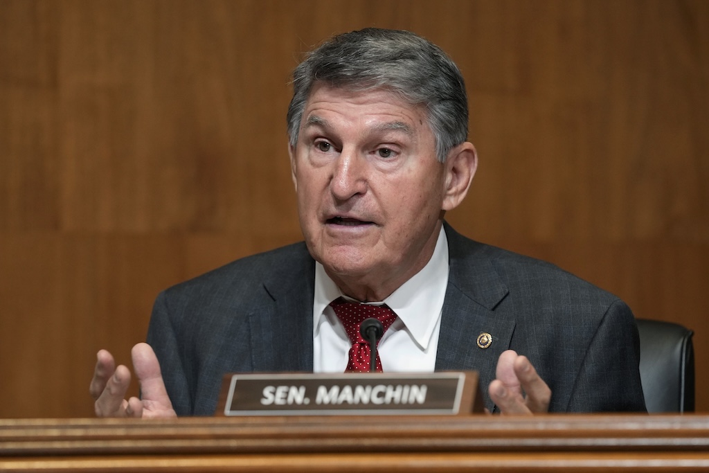NextImg:Manchin admits Trump can beat Biden in 2024 rematch - Washington Examiner