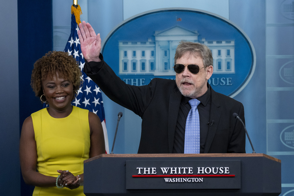 Star Wars legend Mark Hamill makes cameo at White House press briefing