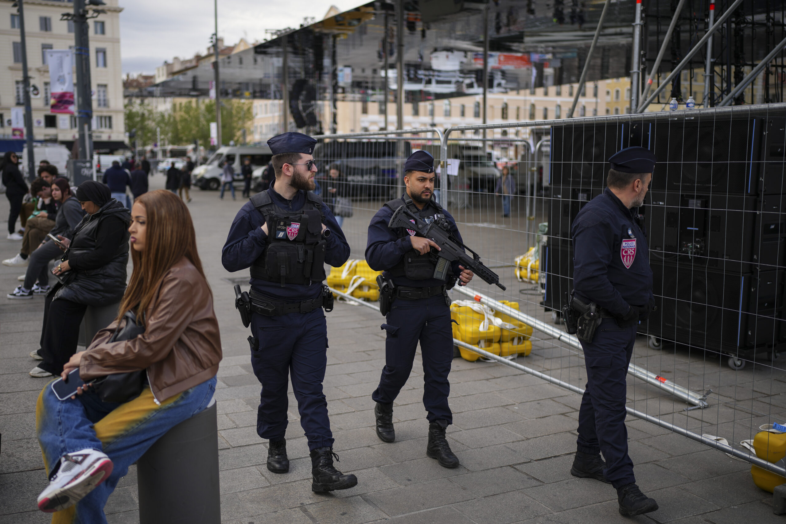 NextImg:France prison van ambush: Manhunt launched after militarized gang kills two guards to free convict - Washington Examiner
