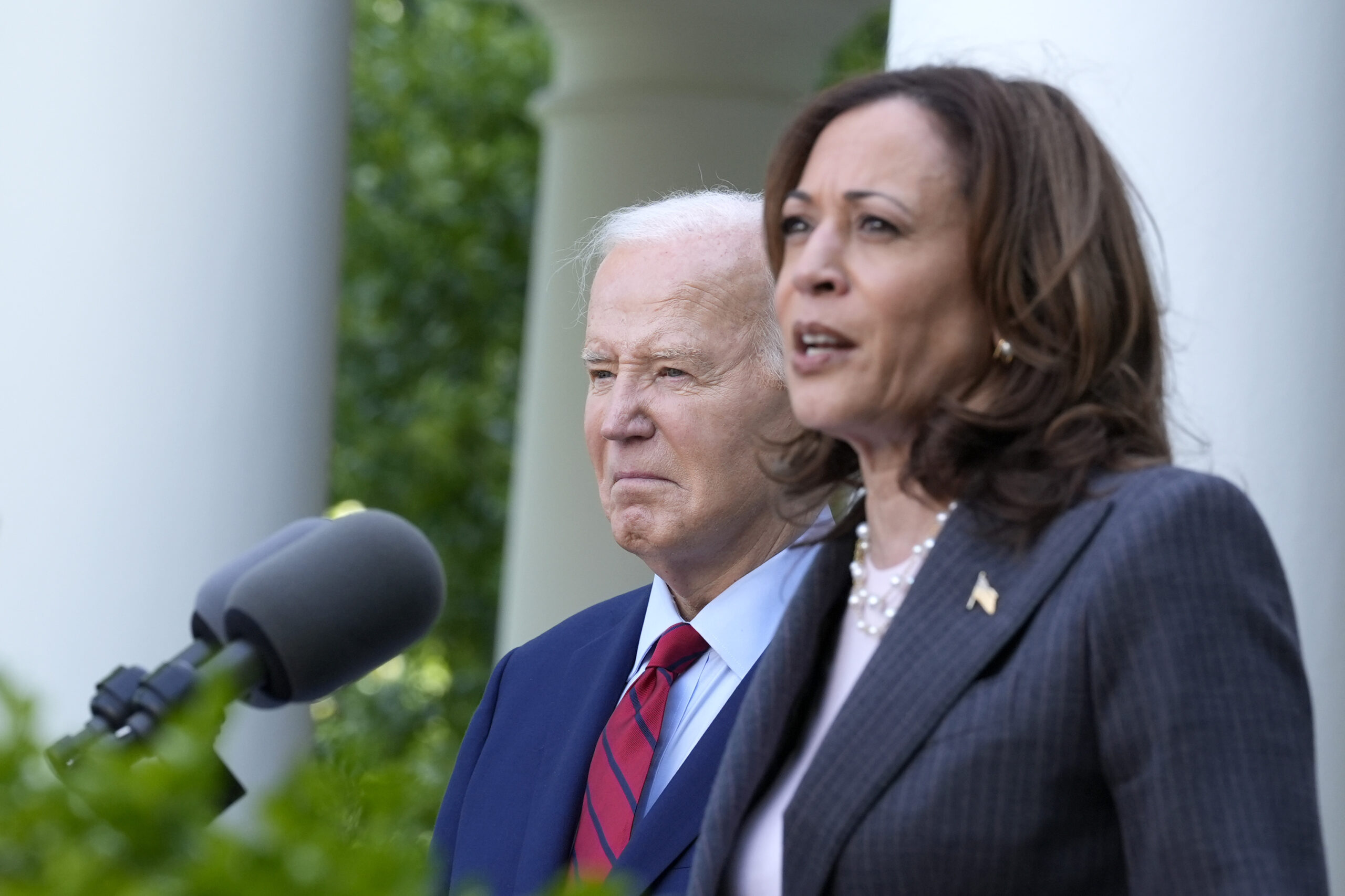 NextImg:White House defends ‘passionate’ Kamala Harris for f-bomb use - Washington Examiner