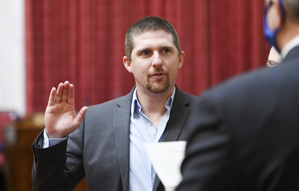 NextImg:West Virginia man who pleaded guilty to Jan. 6 insurrection charges is challenging incumbent in primary - Washington Examiner