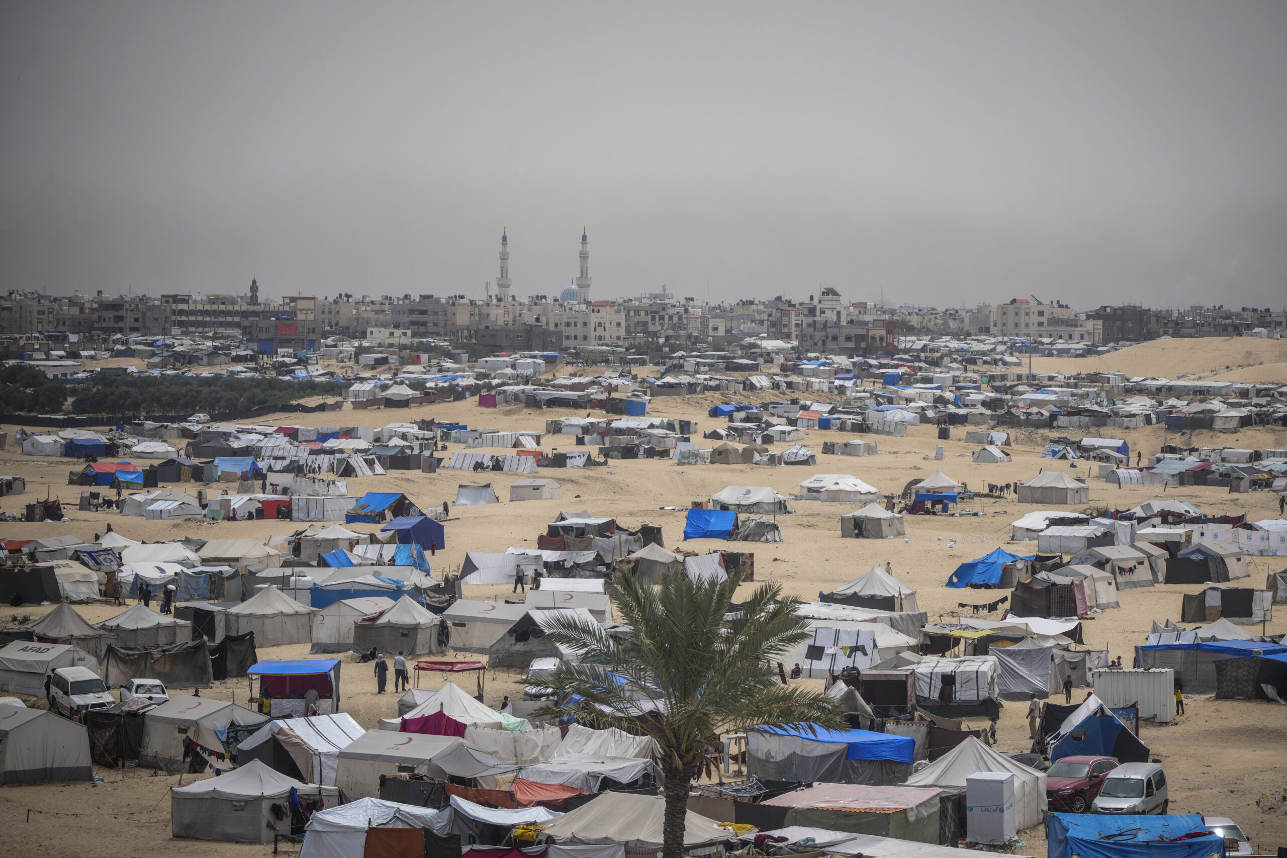 NextImg:‘We are stuck in Gaza,’ 10 American doctors stuck in Rafah hospital after border closure - Washington Examiner